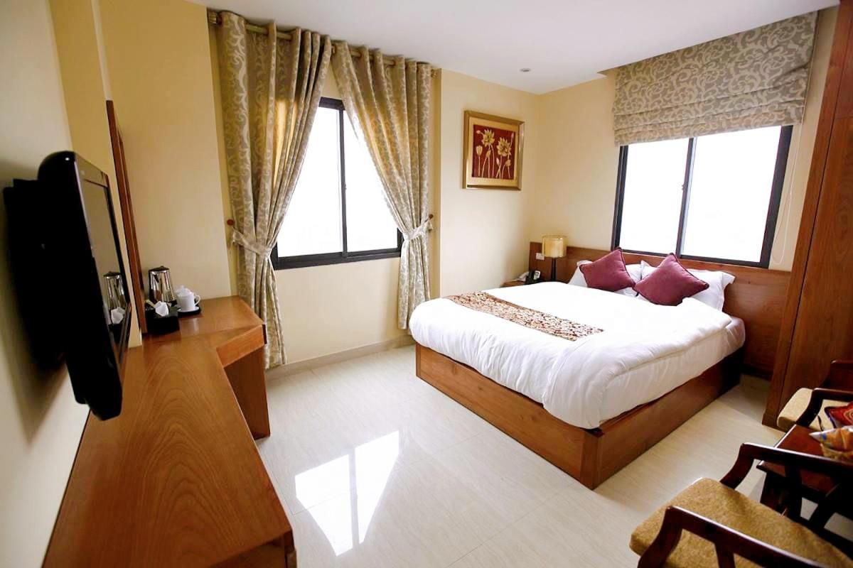 Hanoi B Hotel & Travel - 5 Mins Hoan Kiem Lake Exterior photo