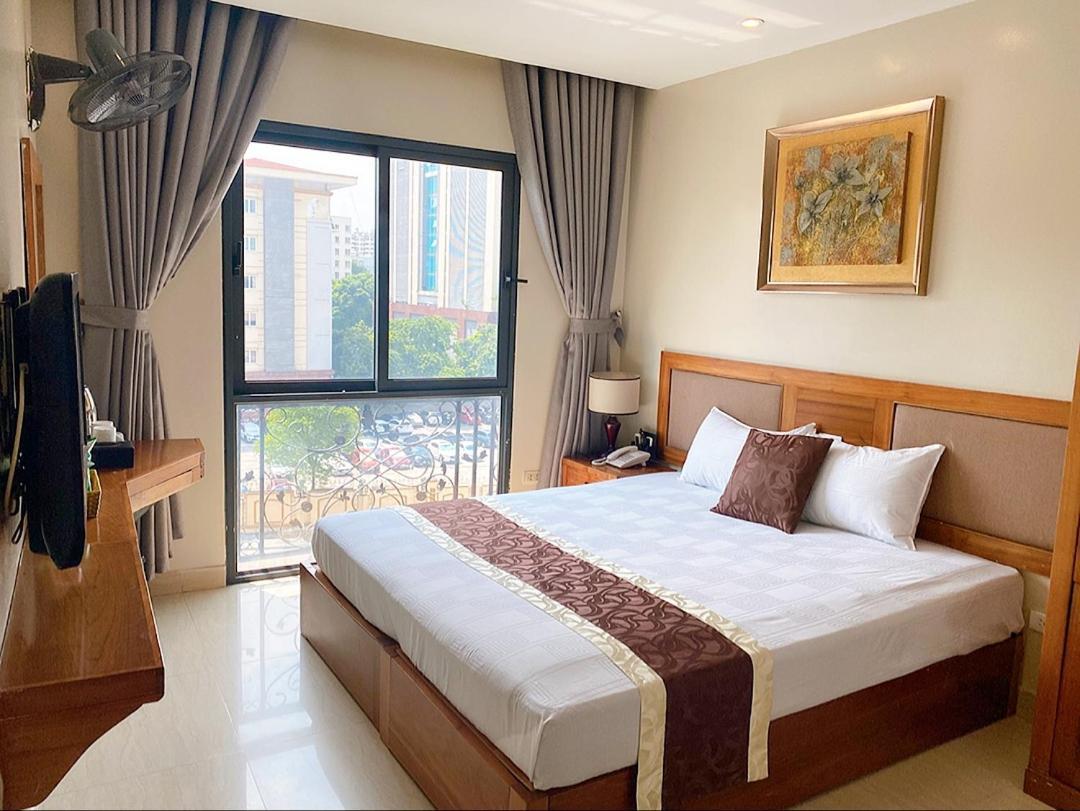 Hanoi B Hotel & Travel - 5 Mins Hoan Kiem Lake Exterior photo